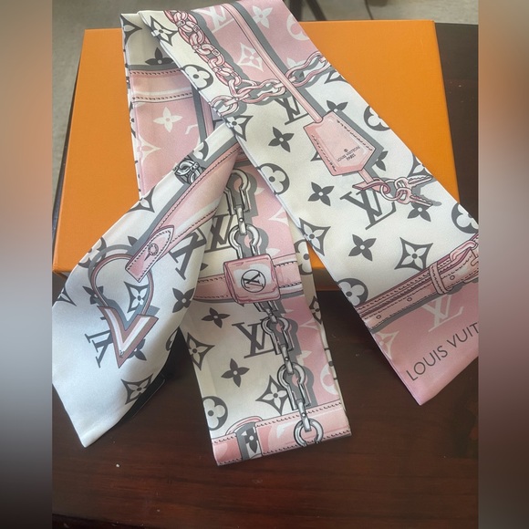 Louis Vuitton Confidential Bandeau Scarf NWT - Picture 2 of 2